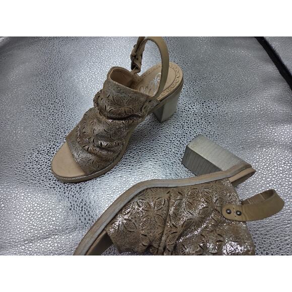 Naughty Monkey Nyxx Metallic Perforated Leather 6 Slingback Sandal Block Heels - Picture 4 of 9